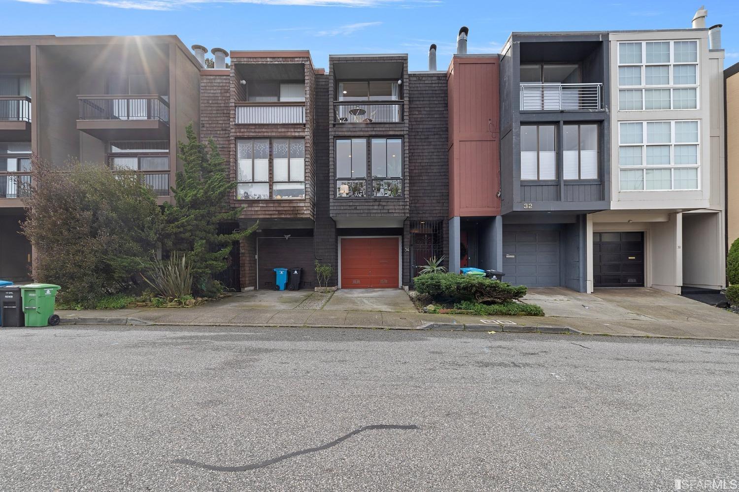 34 Topaz Way