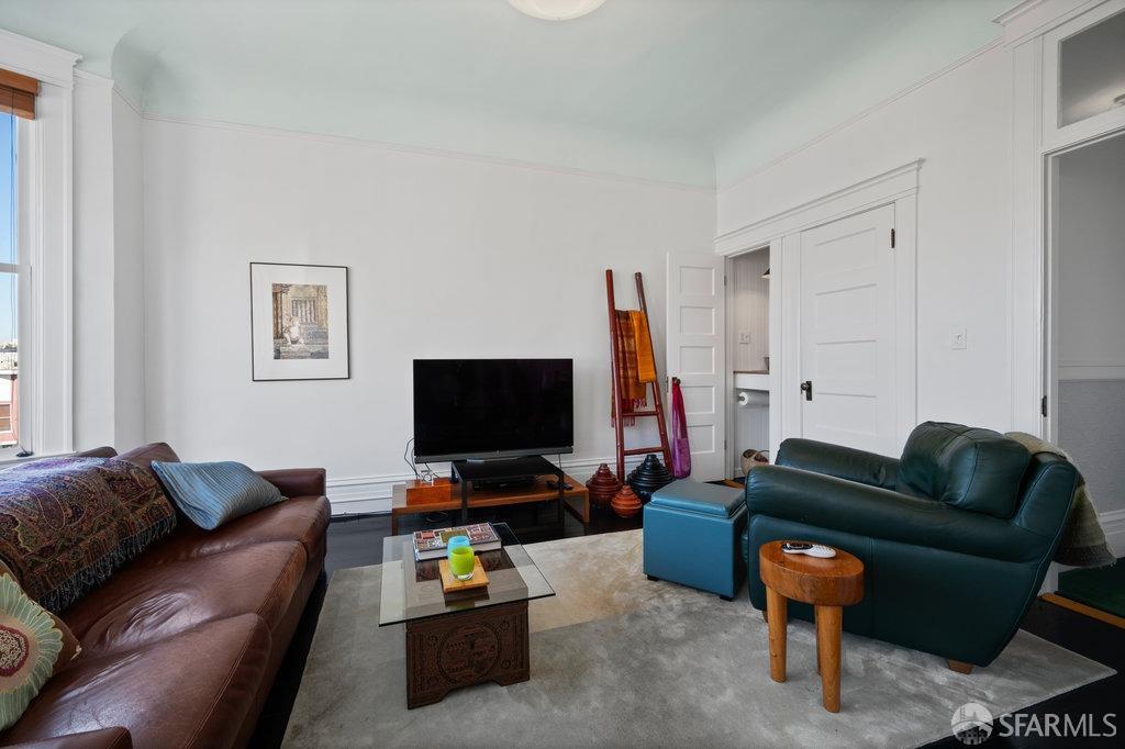 867 Valencia Street