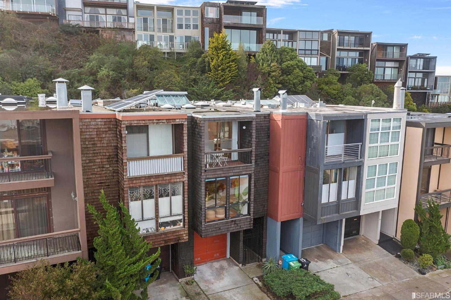 34 Topaz Way